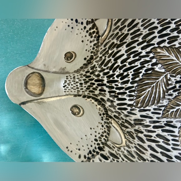 Turkish, Hedgehog plate. Silver bottom 7 1/8”x 9 1/2” - Picture 5 of 8